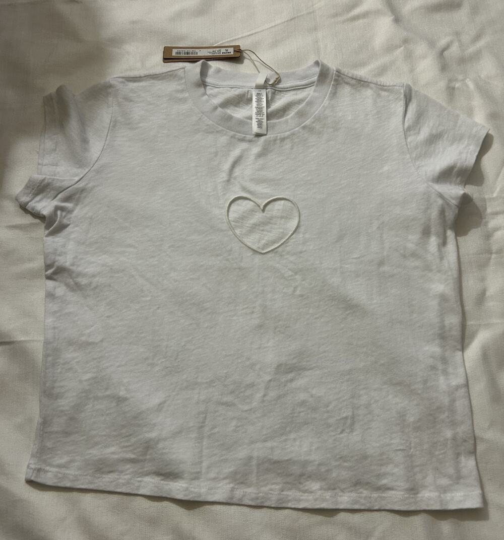 Skims NWT Worn In Jersey Heart Baby Tee Snow Size Large